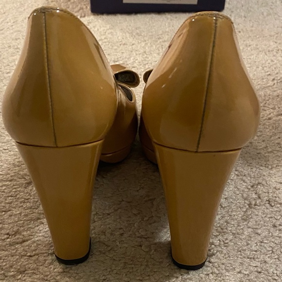 Designer Shoes - Picture 4 of 7